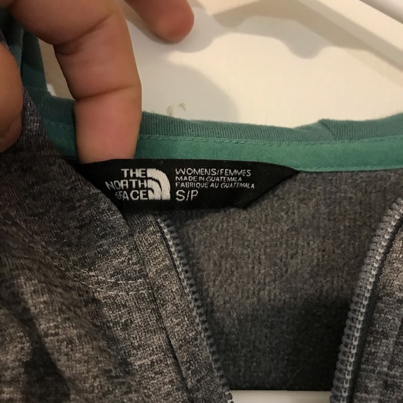 Women’s North Face zip up - Picture 4 of 5